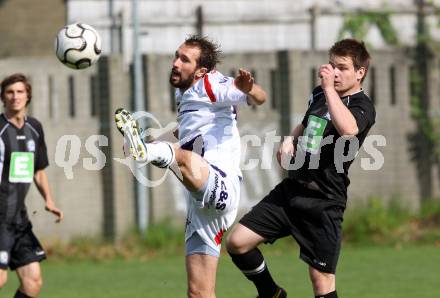 Fussball Regionalliga. SAK gegen Sturm Graz Amateure. Marjan Kropiunik, (SAK), Christian Kluge (Sturm Graz). Klagenfurt, 4.5.2012.
Foto: Kuess
---
pressefotos, pressefotografie, kuess, qs, qspictures, sport, bild, bilder, bilddatenbank