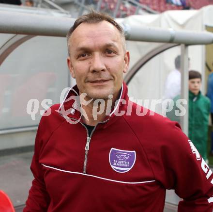 Fussball Regionalliga. SK Austria Klagenfurt gegen Kapfenberger SV Amateure. Tormann Trainer Wolfgang Thun-Hohenstein (Austria Klagenfurt).  Klagenfurt, 4.5.2012
Foto: Kuess

---
pressefotos, pressefotografie, kuess, qs, qspictures, sport, bild, bilder, bilddatenbank