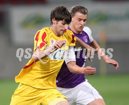 Fussball Regionalliga. SK Austria Klagenfurt gegen Kapfenberger SV Amateure. Michael Tschemernjak, (Austria Klagenfurt), Philipp Wendler  (Kapfenberger SV).  Klagenfurt, 4.5.2012
Foto: Kuess

---
pressefotos, pressefotografie, kuess, qs, qspictures, sport, bild, bilder, bilddatenbank
