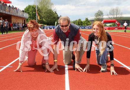 Leichtathletik. Eroeffnung Leopold Wagner Arena. Neue Leichtathletikanlage. Karoline Kaefer, Peter Sternad, Marlies Penker. Klagenfurt, am 5.5.2012.
Foto: Kuess
---
pressefotos, pressefotografie, kuess, qs, qspictures, sport, bild, bilder, bilddatenbank