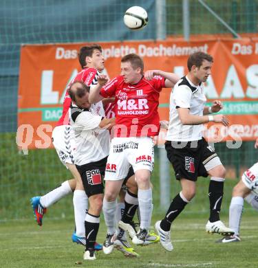 Fussball Kaerntner Liga. SVG Bleiburg gegen Feldkirchen SV. Daniel Wriessnig, Patrick Oswaldi (Bleiburg), Michael Wernig  (Feldkirchen). Bleiburg, am 5.5.2012.
Foto: Kuess
---
pressefotos, pressefotografie, kuess, qs, qspictures, sport, bild, bilder, bilddatenbank