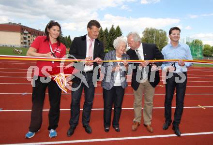 Leichtathletik. Eroeffnung Leopold Wagner Arena. Neue Leichtathletikanlage. Betina Germann, Christian Scheider, Traudl Wagner, Gerhard Doerfler, Werner Pullnig. Klagenfurt, am 5.5.2012.
Foto: Kuess
---
pressefotos, pressefotografie, kuess, qs, qspictures, sport, bild, bilder, bilddatenbank