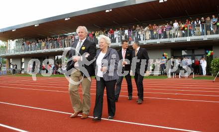 Leichtathletik. Eroeffnung Leopold Wagner Arena. Neue Leichtathletikanlage. Gerhard Doerfler, Frau Wagner. Klagenfurt, am 5.5.2012.
Foto: Kuess
---
pressefotos, pressefotografie, kuess, qs, qspictures, sport, bild, bilder, bilddatenbank