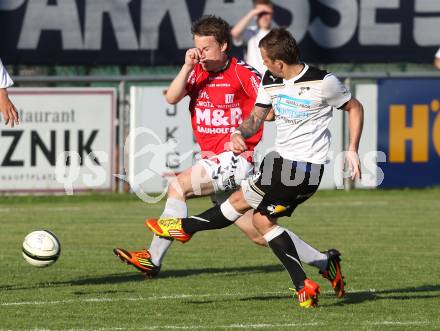 Fussball Kaerntner Liga. SVG Bleiburg gegen Feldkirchen SV. Martin Wakonig (Bleiburg), Marco Huber (Feldkirchen). Bleiburg, am 5.5.2012.
Foto: Kuess
---
pressefotos, pressefotografie, kuess, qs, qspictures, sport, bild, bilder, bilddatenbank