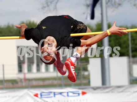 Leichtathletik. Eroeffnung Leopold Wagner Arena. Neue Leichtathletikanlage. Rozle Prezelj. Klagenfurt, am 5.5.2012.
Foto: Kuess
---
pressefotos, pressefotografie, kuess, qs, qspictures, sport, bild, bilder, bilddatenbank