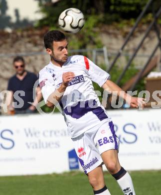 Fussball Regionalliga. SAK gegen Sturm Graz Amateure. Veliu Murat (SAK). Klagenfurt, 4.5.2012.
Foto: Kuess
---
pressefotos, pressefotografie, kuess, qs, qspictures, sport, bild, bilder, bilddatenbank