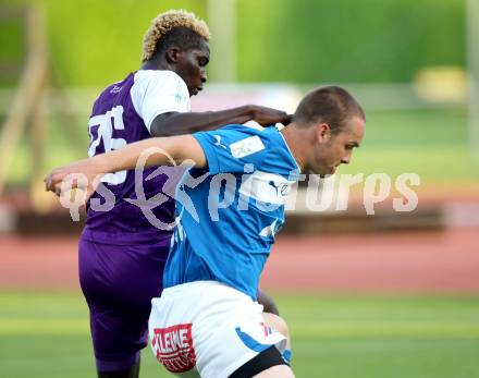 Fussball Regionalliga. VSV gegen SK Austria Klagenfurt. Udo Gasser, (VSV), Kevin Bangai  (Austria Klagenfurt).  Villach, 11.5.2012
Foto: Kuess

---
pressefotos, pressefotografie, kuess, qs, qspictures, sport, bild, bilder, bilddatenbank