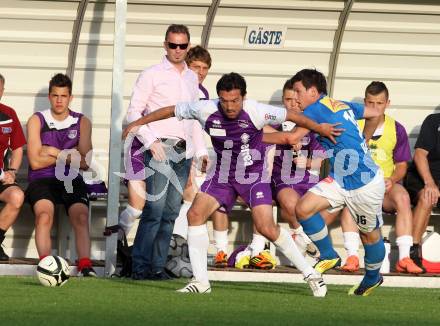 Fussball Regionalliga. VSV gegen SK Austria Klagenfurt. Andreas Dlopst,  (VSV), Almedin Hota (Austria Klagenfurt).  Villach, 11.5.2012
Foto: Kuess

---
pressefotos, pressefotografie, kuess, qs, qspictures, sport, bild, bilder, bilddatenbank