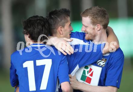 Fussball Kaerntner Liga. Eberndorf gegen WAC/St. Andrae Amateure. Torjubel Hrvoje Jakovljevic, Daniel Oberlaender (WAC). Eberndorf, am 12.5.2012.
Foto: Kuess
---
pressefotos, pressefotografie, kuess, qs, qspictures, sport, bild, bilder, bilddatenbank