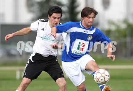 Fussball Kaerntner Liga. Eberndorf gegen WAC/St. Andrae Amateure. Andreas Janz (Eberndorf), Mario Egger (WAC). Eberndorf, am 12.5.2012.
Foto: Kuess
---
pressefotos, pressefotografie, kuess, qs, qspictures, sport, bild, bilder, bilddatenbank