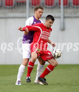 Fussball Regionalliga. SK Austria Klagenfurt gegen Gleinstaetten. Michael Tschemernjak, (Austria Klagenfurt), Juergen Trummer  (Gleinstaetten).  Klagenfurt, 15.5.2012
Foto: Kuess

---
pressefotos, pressefotografie, kuess, qs, qspictures, sport, bild, bilder, bilddatenbank