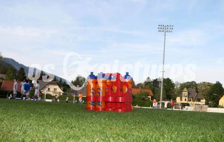 Fussball Regionalliga. VSV gegen SK Austria Klagenfurt. Feature. Trinkflaschen.  Villach, 11.5.2012
Foto: Kuess

---
pressefotos, pressefotografie, kuess, qs, qspictures, sport, bild, bilder, bilddatenbank