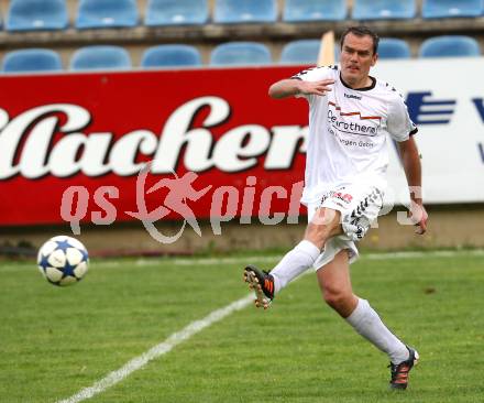 Fussball Kaerntner Liga. Feldkirchen gegen WAC/St. Andrae. Robert Micheu (Feldkirchen). Feldkirchen; 1.5.2012.
Foto: Kuess
---
pressefotos, pressefotografie, kuess, qs, qspictures, sport, bild, bilder, bilddatenbank