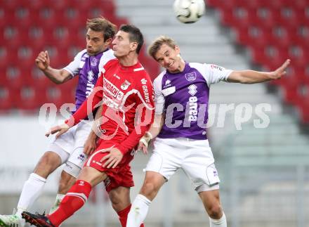 Fussball Regionalliga. SK Austria Klagenfurt gegen Gleinstaetten. Marco Reich, Peter Pucker, (Austria Klagenfurt), Samir Medic (Gleinstaetten).  Klagenfurt, 15.5.2012
Foto: Kuess

---
pressefotos, pressefotografie, kuess, qs, qspictures, sport, bild, bilder, bilddatenbank