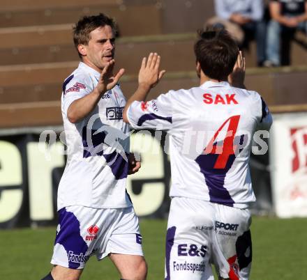 Fussball Regionalliga. SAK gegen LASK Amateure. Torjubel Grega Triplat, Helmut Koenig (SAK). Klagenfurt, 15.5.2012.
Foto: Kuess
---
pressefotos, pressefotografie, kuess, qs, qspictures, sport, bild, bilder, bilddatenbank