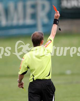 Fussball Kaerntner Liga. SVG Bleiburg gegen Feldkirchen SV. Feature. Schiedsrichter. Rote Kate.. Bleiburg, am 5.5.2012.
Foto: Kuess
---
pressefotos, pressefotografie, kuess, qs, qspictures, sport, bild, bilder, bilddatenbank