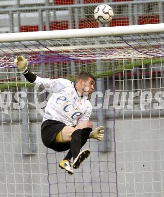 Fussball Regionalliga. SK Austria Klagenfurt gegen Kapfenberger SV Amateure. Filip Gacevski (KSV). Klagenfurt, 4.5.2012
Foto: Kuess
---
pressefotos, pressefotografie, kuess, qs, qspictures, sport, bild, bilder, bilddatenbank