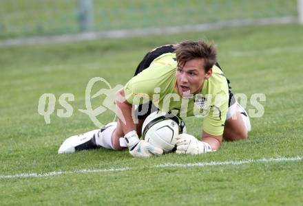 Fussball Kaerntner Liga. SVG Bleiburg gegen Feldkirchen SV. Dario Pick  (Bleiburg). Bleiburg, am 5.5.2012.
Foto: Kuess
---
pressefotos, pressefotografie, kuess, qs, qspictures, sport, bild, bilder, bilddatenbank