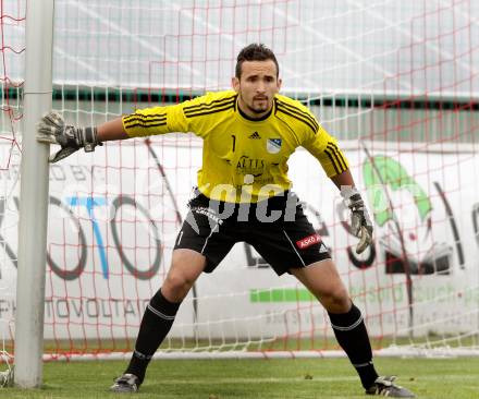 Fussball Kaerntner Liga. St. Veit gegen Treibach. Michael Zunder (Treibach). St. Veit, am 16.5.2012.
Foto: Kuess
---
pressefotos, pressefotografie, kuess, qs, qspictures, sport, bild, bilder, bilddatenbank