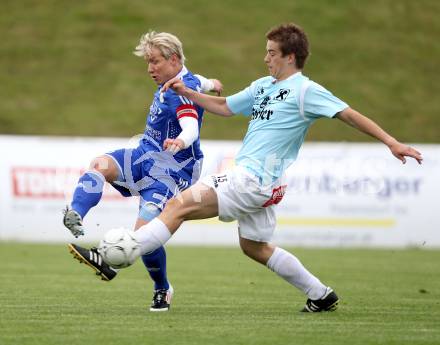 Fussball Kaerntner Liga. St. Veit gegen Treibach. Ernst Komarek, (St. Veit), Alexander Lessnigg (Treibach).. St. Veit, am 16.5.2012.
Foto: Kuess
---
pressefotos, pressefotografie, kuess, qs, qspictures, sport, bild, bilder, bilddatenbank