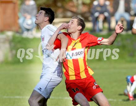 Fussball. Kaerntner Liga. Atus Ferlach gegen ATSV Wolfsberg. David Muenzer,  (Ferlach), Christoph Joham (Wolfsberg). Ferlach, 17.5.2012.
Foto. Kuess
---
pressefotos, pressefotografie, kuess, qs, qspictures, sport, bild, bilder, bilddatenbank