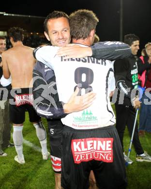 Fussball. Erste Liga.  WAC/St. Andrae gegen LASK Linz. Meisterfeier.  Jubel Hannes Jochum, Gernot Messner. Wolfsberg, 18.5.2012. 
Foto: Kuess

---
pressefotos, pressefotografie, kuess, qs, qspictures, sport, bild, bilder, bilddatenbank