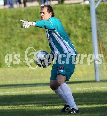 Fussball. Kaerntner Liga. Atus Ferlach gegen ATSV Wolfsberg.  Markus Heritzer (Wolfsberg). Ferlach, 17.5.2012.
Foto. Kuess
---
pressefotos, pressefotografie, kuess, qs, qspictures, sport, bild, bilder, bilddatenbank