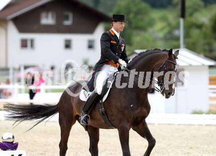 Reiten. Alpen-Adria-Dressage Trophy im Glock Horse Performance Center.    Peter Gmoser. Treffen, 20.5.2012.
Foto: Kuess
---
pressefotos, pressefotografie, kuess, qs, qspictures, sport, bild, bilder, bilddatenbank