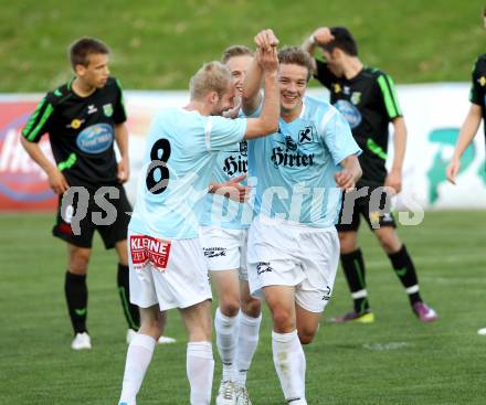 Fussball Kaerntner Liga. FC St. Veit gege Rapid Lienz. Torjubel Ernst Komarek (St. Veit). St. Veit, 26.5.2012.
Foto: Kuess
---
pressefotos, pressefotografie, kuess, qs, qspictures, sport, bild, bilder, bilddatenbank
