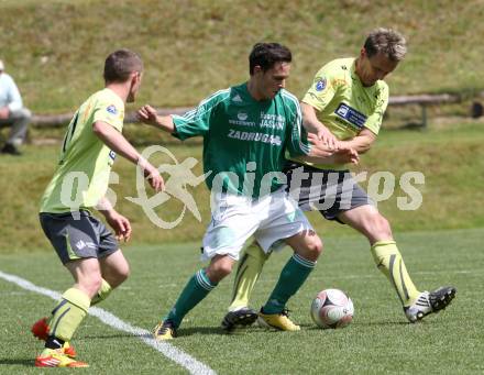 Fussball Unterliga Ost. DSG Sele Zell gegen St. Michael/Bleiburg. Sladjan Djurdjevic, Samir Cavkunovic (Zell), Pascal Lipusch(St. Michael/Bl.). Zell Pfarre, am 27.5.2012.
Foto: Kuess
---
pressefotos, pressefotografie, kuess, qs, qspictures, sport, bild, bilder, bilddatenbank