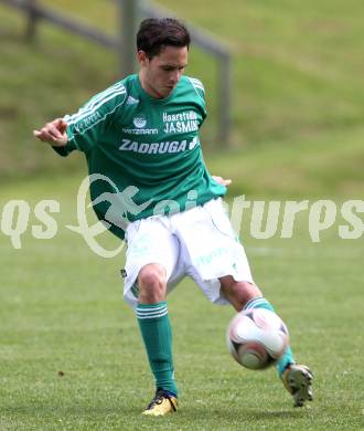 Fussball Unterliga Ost. DSG Sele Zell gegen St. Michael/Bleiburg. Pascal Lipusch (St. Michael/Bl.). Zell Pfarre, am 27.5.2012.
Foto: Kuess
---
pressefotos, pressefotografie, kuess, qs, qspictures, sport, bild, bilder, bilddatenbank