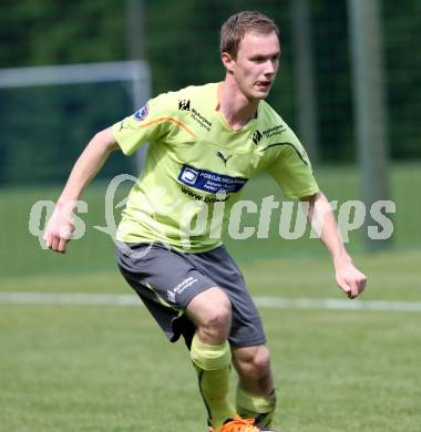 Fussball Unterliga Ost. DSG Sele Zell gegen St. Michael/Bleiburg. Florian Kelih (Zell). Zell Pfarre, am 27.5.2012.
Foto: Kuess
---
pressefotos, pressefotografie, kuess, qs, qspictures, sport, bild, bilder, bilddatenbank