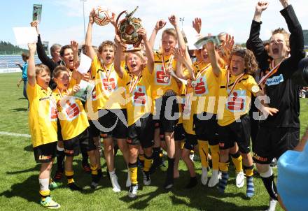 Fussball Schuelerliga. Spiel um Platz 1. FSSZ Spittal/Drau, BG BRG Villach-Perau. Jubel Spittal. St. Veit, am 31.5.2012.
Foto: Kuess
---
pressefotos, pressefotografie, kuess, qs, qspictures, sport, bild, bilder, bilddatenbank