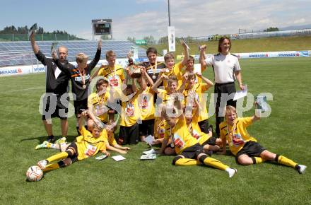 Fussball Schuelerliga. Spiel um Platz 1. FSSZ Spittal/Drau, BG BRG Villach-Perau. Jubel Spittal. St. Veit, am 31.5.2012.
Foto: Kuess
---
pressefotos, pressefotografie, kuess, qs, qspictures, sport, bild, bilder, bilddatenbank