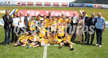 Fussball Schuelerliga. Spiel um Platz 1. FSSZ Spittal/Drau, BG BRG Villach-Perau. Jubel Spittal. St. Veit, am 31.5.2012.
Foto: Kuess
---
pressefotos, pressefotografie, kuess, qs, qspictures, sport, bild, bilder, bilddatenbank