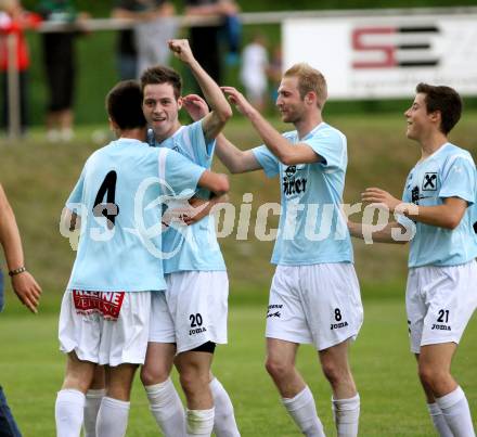 Fussball Kaerntner Liga. Drautal gegen St. Veit/Glan. Torjubel (St.Veit). Feistritz/Drau, 1.6.2012.
Foto: Kuess
---
pressefotos, pressefotografie, kuess, qs, qspictures, sport, bild, bilder, bilddatenbank