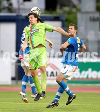 Fussball Regionalliga. VSV gegen Wels FC. Thomas Pirker, (VSV), Lukas Gabriel  (Wels). Villach, 1.6.2012.
Foto: Kuess
---
pressefotos, pressefotografie, kuess, qs, qspictures, sport, bild, bilder, bilddatenbank