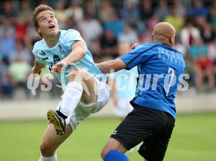Fussball Kaerntner Liga. Drautal gegen St. Veit/Glan. Peric Luka (Drautal), Komarek Ernst Kurt (St.Veit). Feistritz/Drau, 1.6.2012.
Foto: Kuess
---
pressefotos, pressefotografie, kuess, qs, qspictures, sport, bild, bilder, bilddatenbank