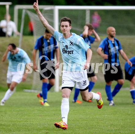 Fussball Kaerntner Liga. Drautal gegen St. Veit/Glan. Torjubel Vaschauner Kevin, (St.Veit). Feistritz/Drau, 1.6.2012.
Foto: Kuess
---
pressefotos, pressefotografie, kuess, qs, qspictures, sport, bild, bilder, bilddatenbank