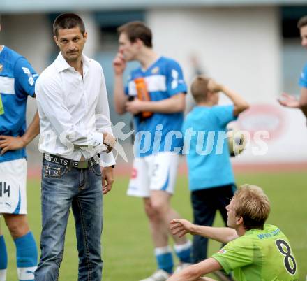 Fussball Regionalliga. VSV gegen Wels FC. Trainer Reinhard Burits, Gabriel Schneider (Wels). Villach, 1.6.2012.
Foto: Kuess
---
pressefotos, pressefotografie, kuess, qs, qspictures, sport, bild, bilder, bilddatenbank