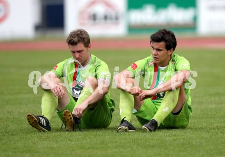 Fussball Regionalliga. VSV gegen Wels FC. enttaeuschte Welser Spieler. Villach, 1.6.2012.
Foto: Kuess
---
pressefotos, pressefotografie, kuess, qs, qspictures, sport, bild, bilder, bilddatenbank