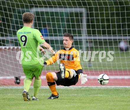 Fussball Regionalliga. VSV gegen Wels FC. Martin Koller, (VSV), Benjamin Neunteufel (Wels). Villach, 1.6.2012.
Foto: Kuess
---
pressefotos, pressefotografie, kuess, qs, qspictures, sport, bild, bilder, bilddatenbank