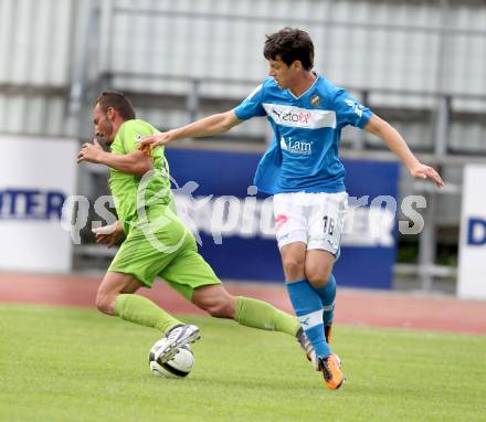 Fussball Regionalliga. VSV gegen Wels FC. Andreas Dlopst, (VSV),  Andreas Feichtinger (Wels). Villach, 1.6.2012.
Foto: Kuess
---
pressefotos, pressefotografie, kuess, qs, qspictures, sport, bild, bilder, bilddatenbank