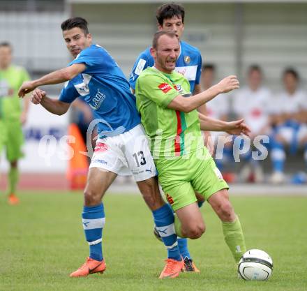 Fussball Regionalliga. VSV gegen Wels FC. Sandro Ebner,  (VSV), Andreas Feichtinger (Wels). Villach, 1.6.2012.
Foto: Kuess
---
pressefotos, pressefotografie, kuess, qs, qspictures, sport, bild, bilder, bilddatenbank