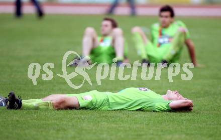 Fussball Regionalliga. VSV gegen Wels FC. enttaeuschte Welser Spieler. Villach, 1.6.2012.
Foto: Kuess
---
pressefotos, pressefotografie, kuess, qs, qspictures, sport, bild, bilder, bilddatenbank