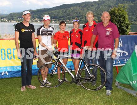 Triathlon Pressekonferenz. Hannes Hempel, Andreas Kopeinig, Lisa Perterer, Alina Hambrusch, Alexander Pischelsberger, Hannes Buerger. Poertschach, am 1.6.2012.
Foto: Kuess
---
pressefotos, pressefotografie, kuess, qs, qspictures, sport, bild, bilder, bilddatenbank