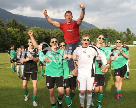 Fussball. 1. Klasse B. Feffernitz gegen Admira Villach. Jubel Trainer Stefan Pusterhofer (Feffernitz). Feffernitz, 2.6.2012.
Foto: Kuess
---
pressefotos, pressefotografie, kuess, qs, qspictures, sport, bild, bilder, bilddatenbank