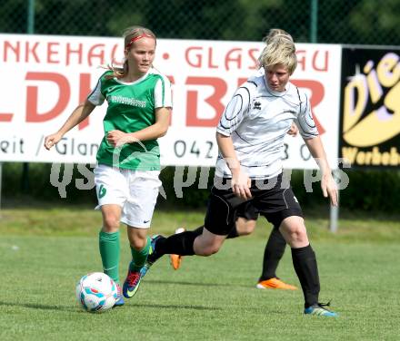 Fussball Frauen Bundesliga. FC St. Veit Kaernten Frauen gegen FC SHT Suedburgenland. Manuela Oblak, (St. Veit), Jennifer Poeltl  (Suedburgenland). Glanegg, 3.6.2012.
Fotos: Kuess
---
pressefotos, pressefotografie, kuess, qs, qspictures, sport, bild, bilder, bilddatenbank