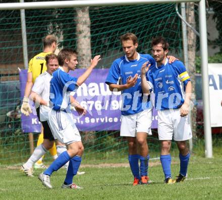 Fussball. Kaerntner Liga. Eberndorf gegen Maria Saal. Torjubel (Maria Saal). Eberndorf, 3.6.2012.
Foto: Kuess
---
pressefotos, pressefotografie, kuess, qs, qspictures, sport, bild, bilder, bilddatenbank