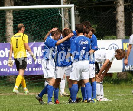 Fussball. Kaerntner Liga. Eberndorf gegen Maria Saal. Torjubel (Maria Saal). Eberndorf, 3.6.2012.
Foto: Kuess
---
pressefotos, pressefotografie, kuess, qs, qspictures, sport, bild, bilder, bilddatenbank